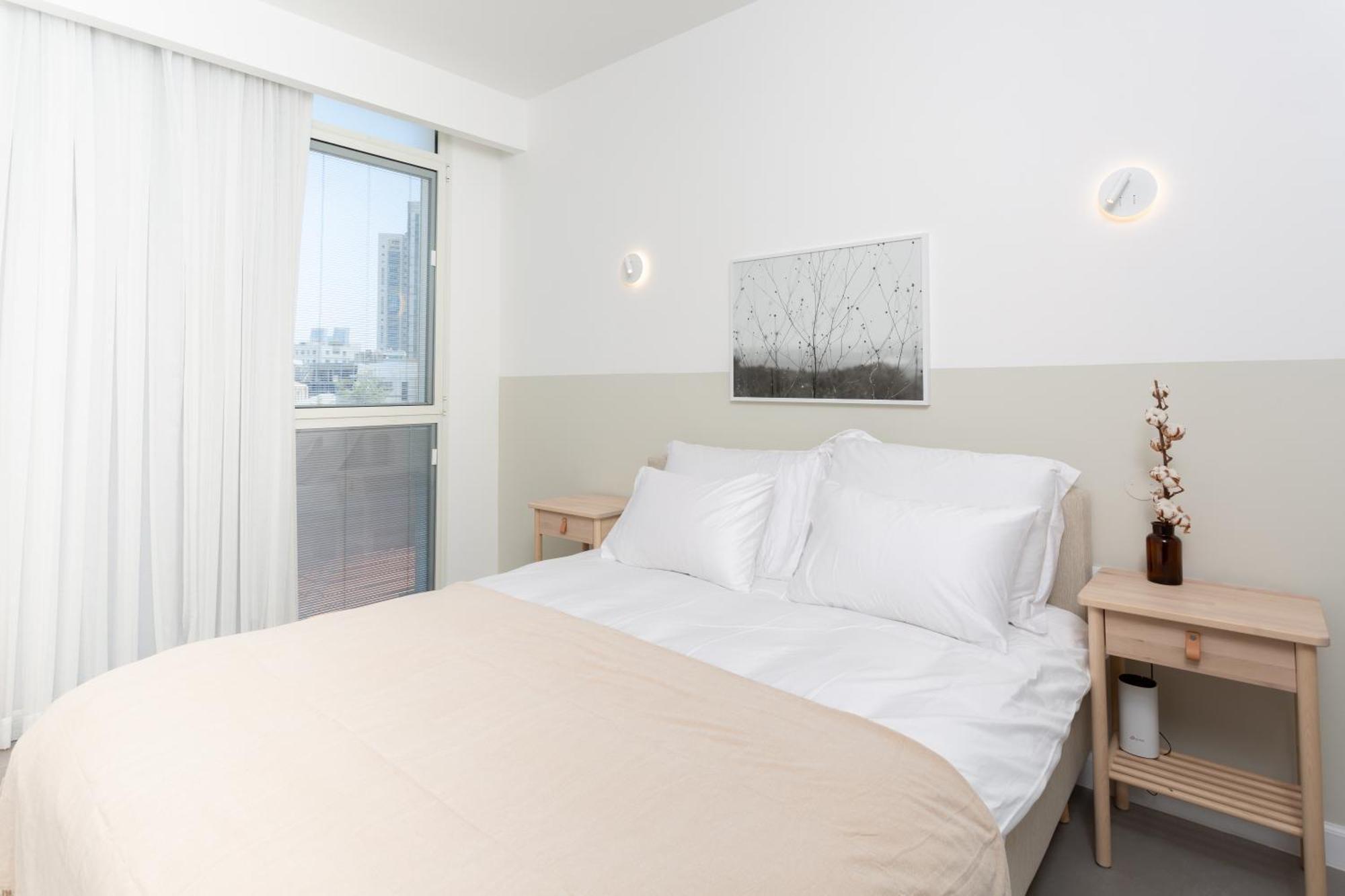 Homez- Carmel Market Apartment