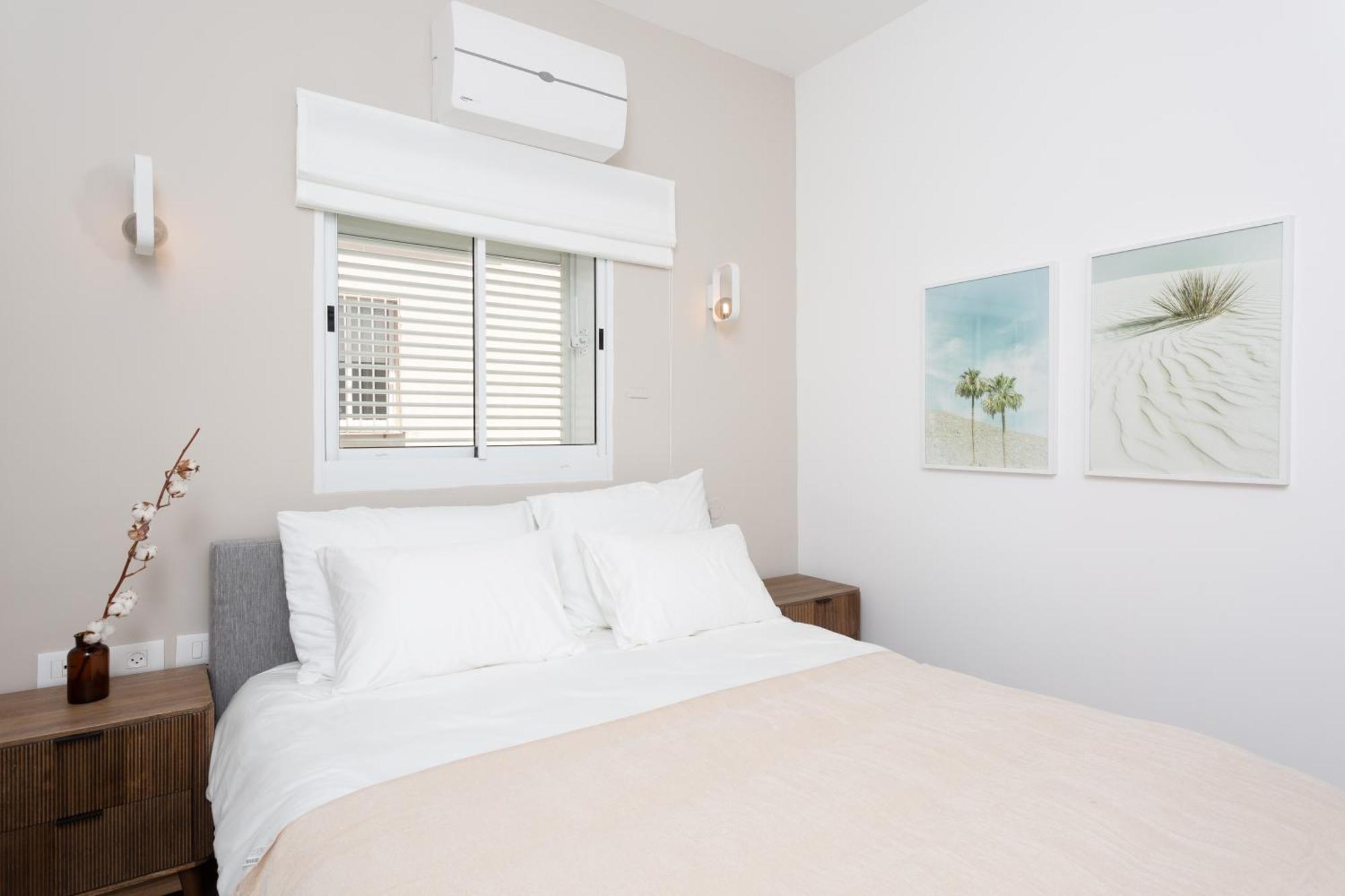 Homez- Carmel Market Apartment *