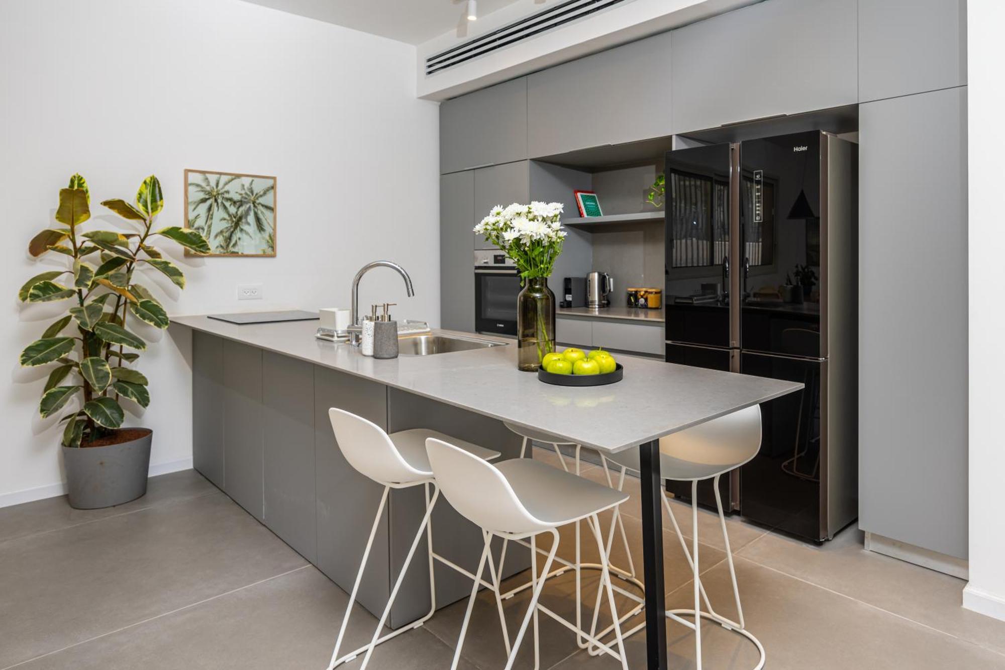 Apartment Homez- Carmel Market Tel Aviv